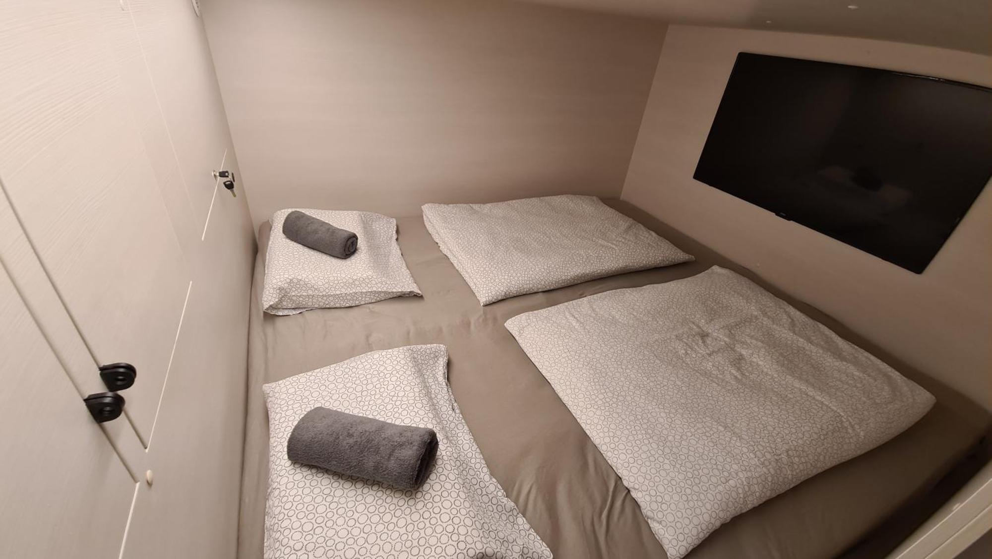Cabin Hostel 卢布尔雅那 外观 照片