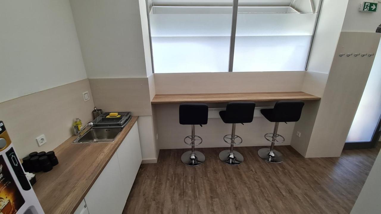 Cabin Hostel 卢布尔雅那 外观 照片